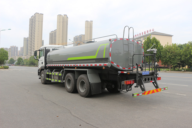 重汽双桥18吨洒水车，购车免交购置税